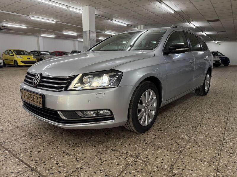 Silber Gebraucht 2014 VW Passat Edition Kombi | 7.698 € (Superpreis) - Bild 1/4