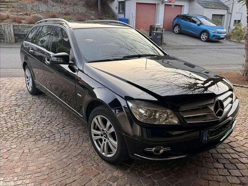 Gebraucht Mercedes C220 170 PS (125 kW) 2010 Schwarz Kombi