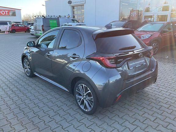 Gebraucht Toyota Yaris Hybrid Style 131 PS (96 kW) 2024 Marlingrau metallic Kleinwagen