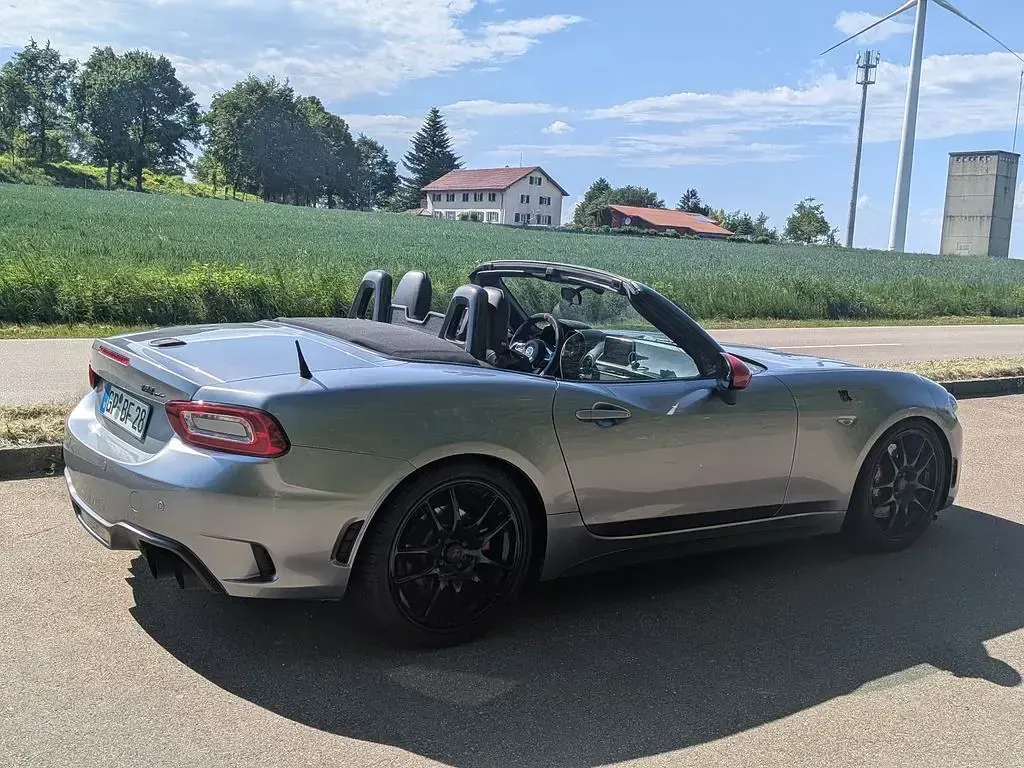 Gebraucht Abarth 124 Spider 170 PS (125 kW) 2017 Silber Cabrio