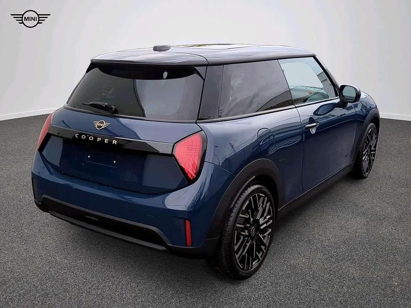 Gebraucht Mini Cooper Favoured 156 PS (114 kW) 2024 Blau Kleinwagen