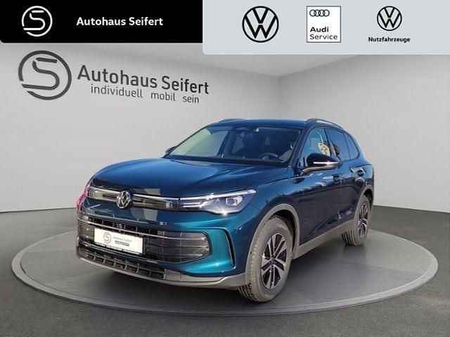 Neu VW Tiguan 150 PS (110 kW) 2026 Blau SUV