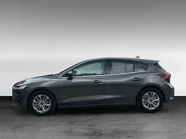 Gebraucht Ford Focus Titanium 155 PS (114 kW) 2025 Grau Limousine
