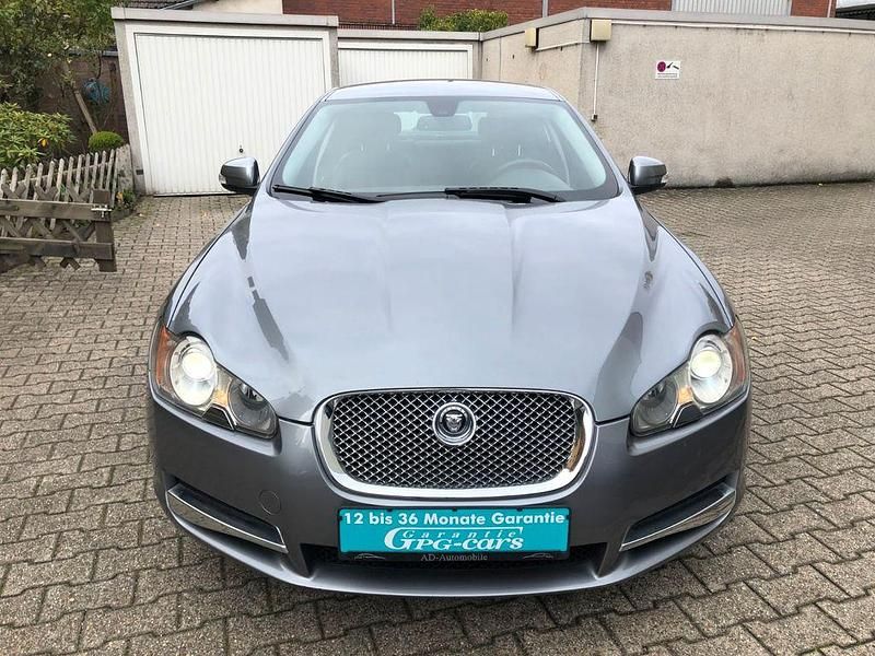 Gebraucht Jaguar XF 211 PS (155 kW) 2011 Grau Limousine