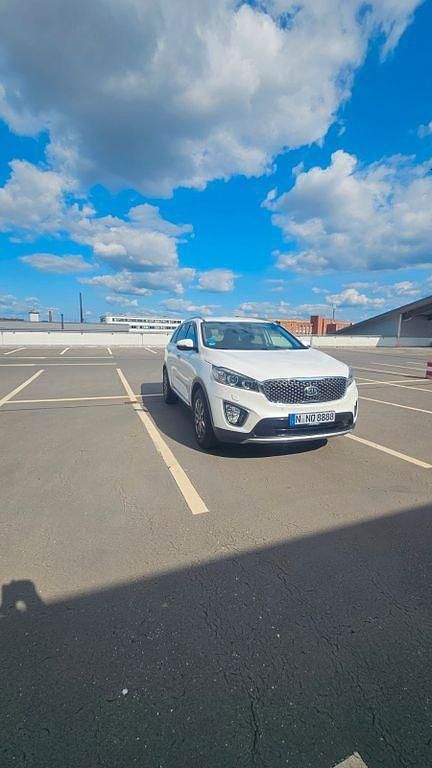 Weiß Gebraucht 2015 Kia Sorento Vision SUV | 16.300 € (Fairer Preis) - Bild 1/4