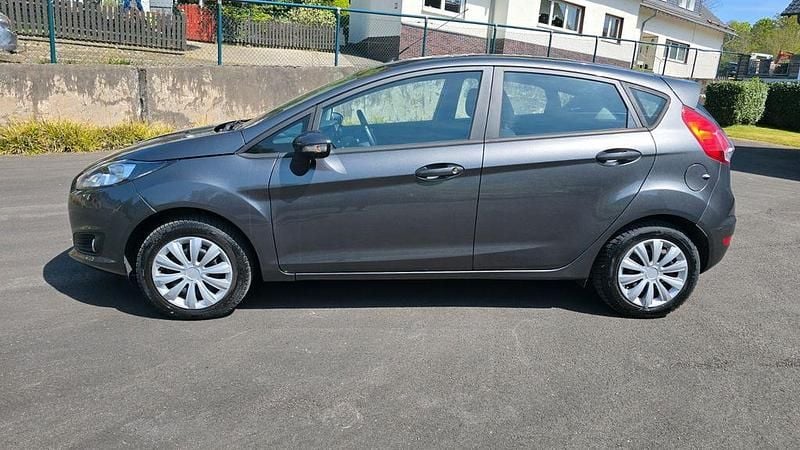 Second-hand Ford Fiesta 82 CP (60 kW) 2017 Gri Hatchback