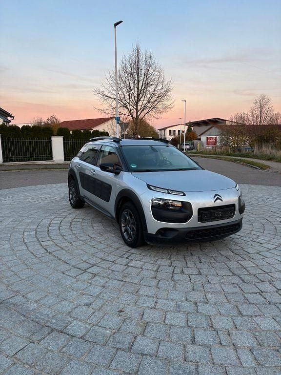 Silber Gebraucht 2017 Citroën C4 Limousine | 6.450 € (Fairer Preis) - Bild 1/4