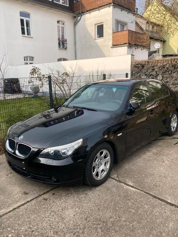 Schwarz Gebraucht 2004 BMW 520 Limousine | 5.400 € (Fairer Preis) - Bild 1/4