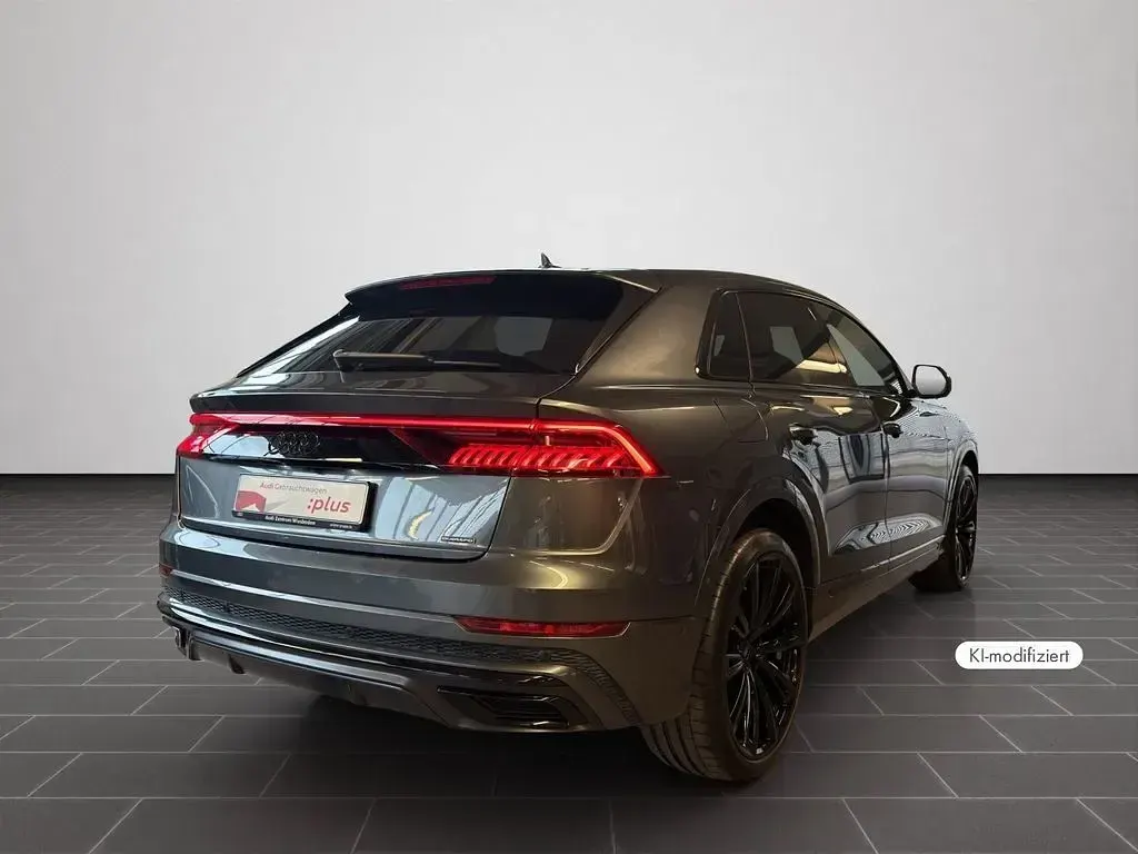 Gebraucht Audi Q8 S-Line 286 PS (210 kW) 2023 Grau SUV