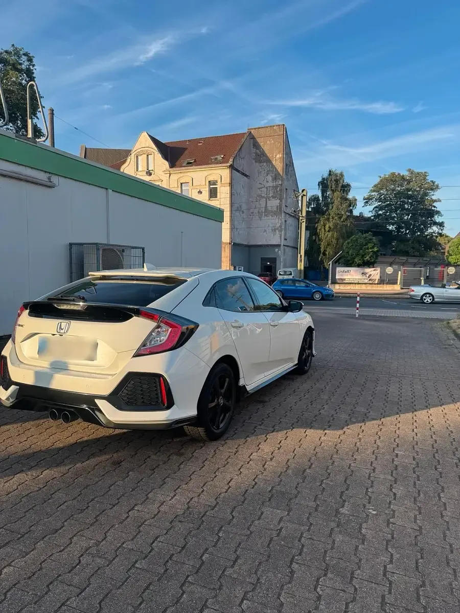 Gebraucht Honda Civic 182 PS (133 kW) 2019 Weiß Limousine