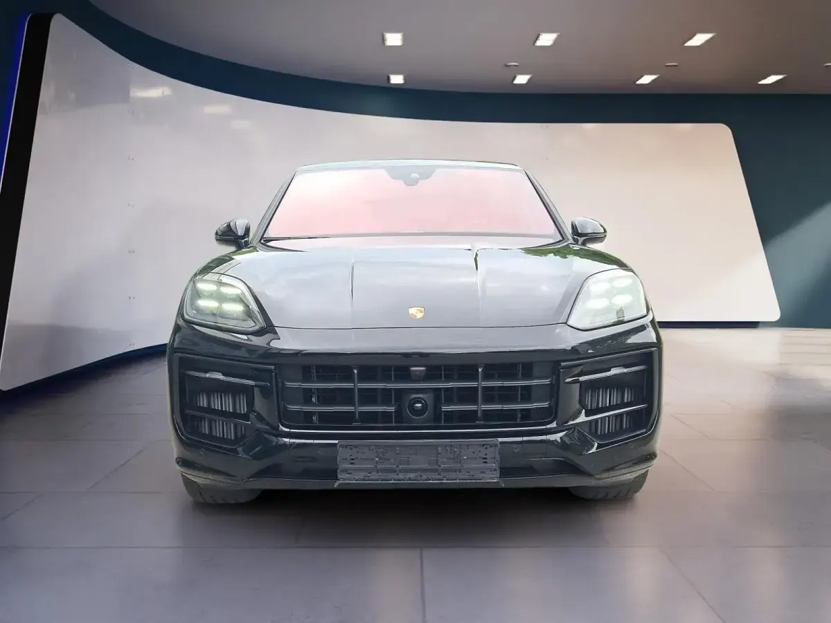 Gebraucht Porsche Cayenne GTS 500 PS (367 kW) 2026 Chromitschwarz metallic SUV