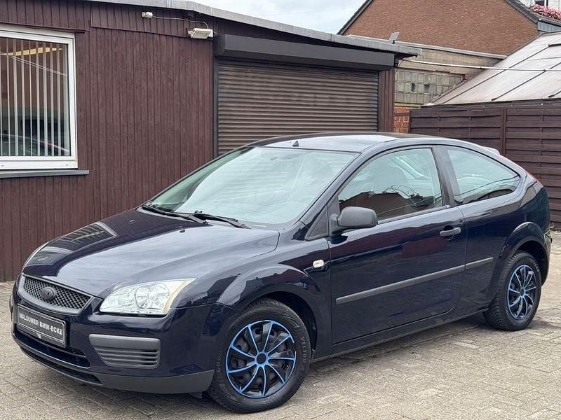 Blau Gebraucht 2006 Ford Focus Fun X Limousine | 1.250 € (Superpreis) - Bild 1/4
