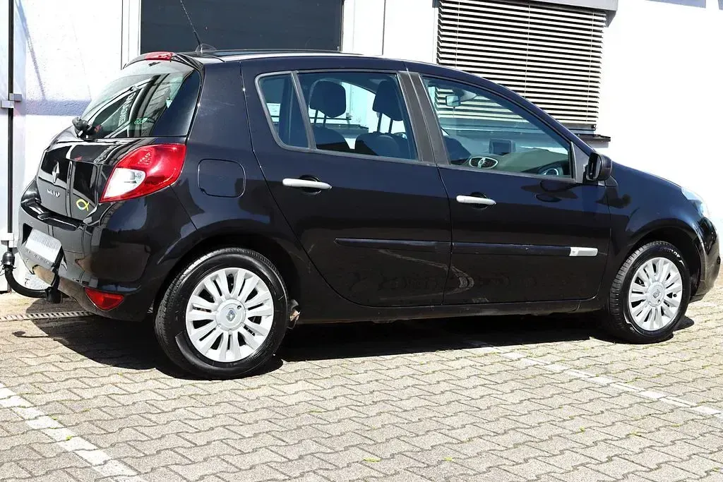 Gebraucht Renault Clio Dynamique 75 PS (55 kW) 2011 Schwarz Limousine