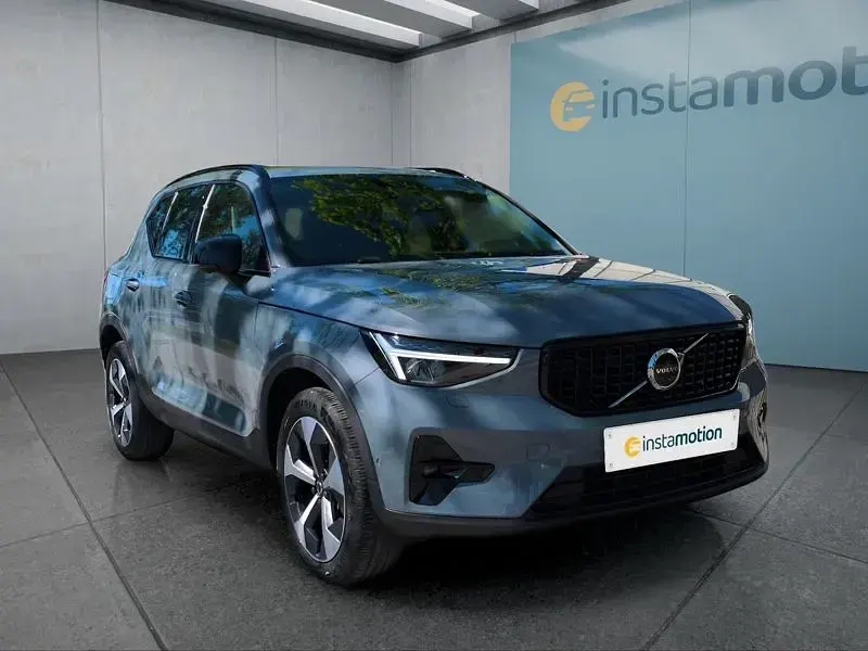 Gebraucht Volvo XC40 Plus 197 PS (144 kW) 2023 Grau SUV