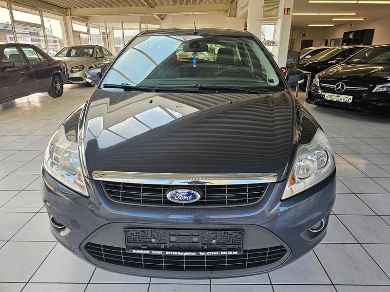 Gebraucht Ford Focus Style 109 PS (80 kW) 2010 Grau Kombi