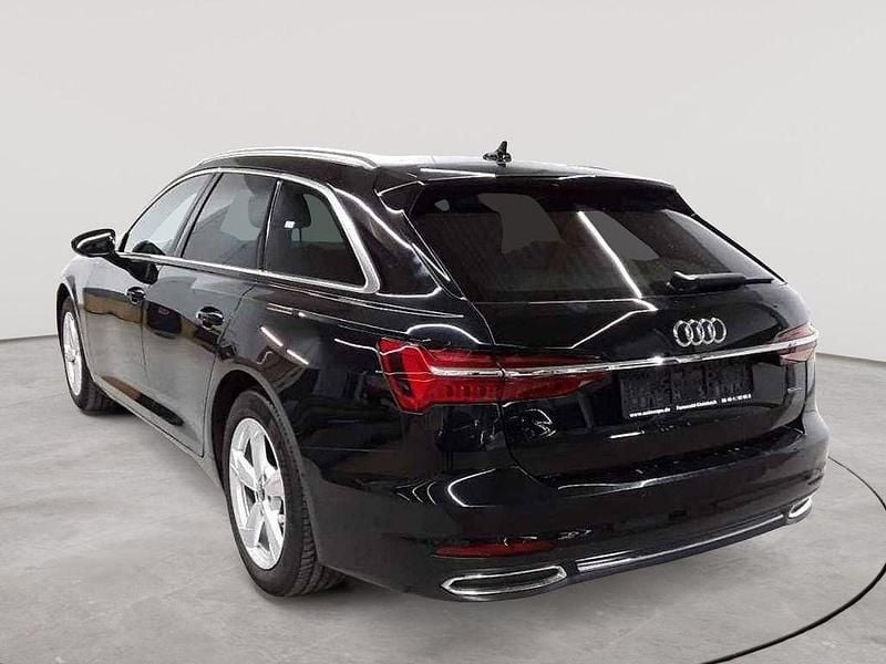Gebraucht Audi A6 Sport 204 PS (150 kW) 2022 Mythosschwarz metallic Kombi