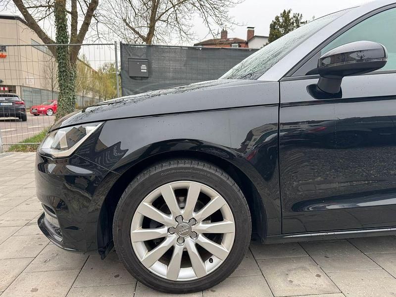 Gebraucht Audi A1 Sportback Basis 95 PS (69 kW) 2016 Schwarz Kleinwagen