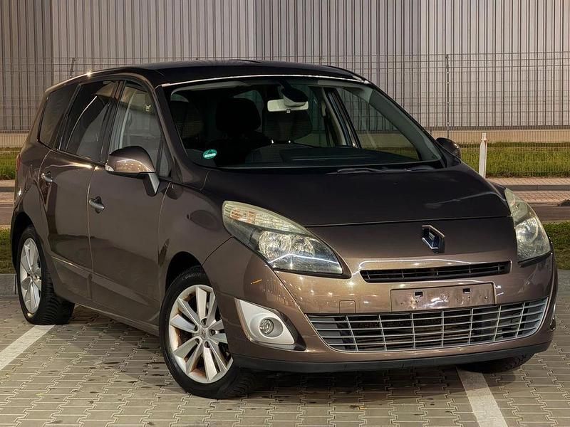 Gebraucht Renault Scénic III Dynamique 131 PS (96 kW) 2009 Braun Van / Kleinbus