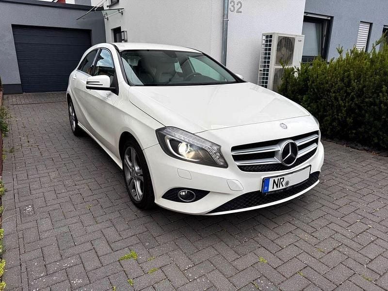 Weiß Gebraucht 2014 Mercedes A220 Limousine | 13.500 € (Fairer Preis) - Bild 1/4