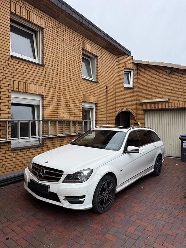 Weiß Gebraucht 2013 Mercedes C350 AMG Kombi | 6.200 € (Fairer Preis) - Bild 1/4