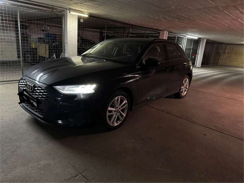 Gebraucht 2021 Audi A3 e-tron Ambiente Kleinwagen | 22.390 € (Superpreis) - Bild 1/4