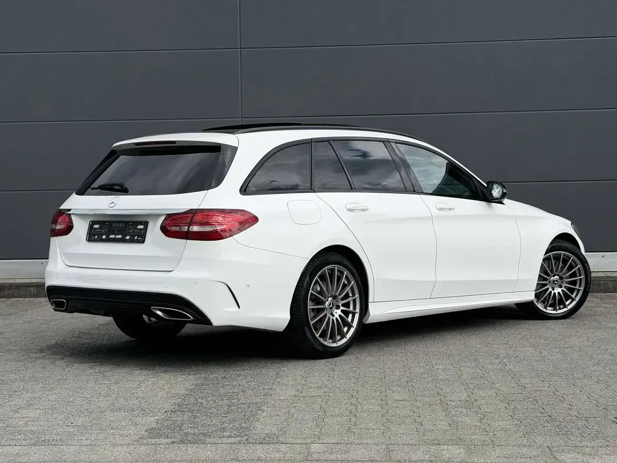 Gebraucht Mercedes C400 AMG 333 PS (244 kW) 2018 Polarweiss  unilack Kombi