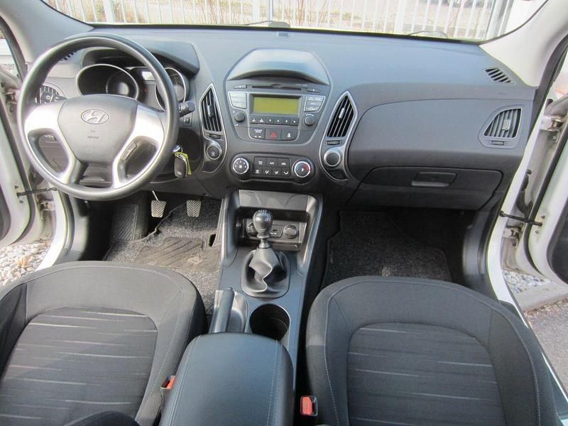 Gebraucht Hyundai ix35 Classic 135 PS (99 kW) 2014 Creamy white (metallic) SUV