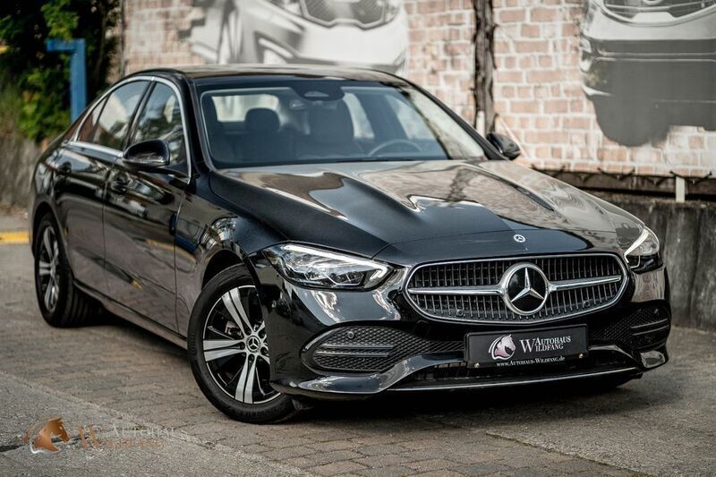 Obsidianschwarz metalliclack Gebraucht 2021 Mercedes C180 Avantgarde Limousine | 31.900 € (Etwas zu teuer) - Bild 1/4