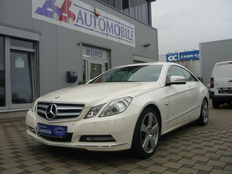 Weiß Gebraucht 2012 Mercedes E250 Coupé | 14.990 € (Fairer Preis) - Bild 1/4