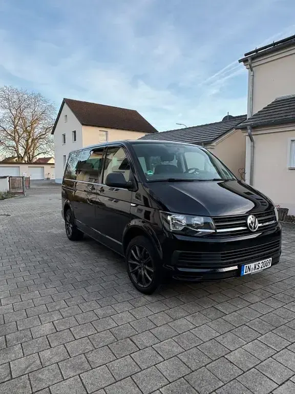 Gebraucht VW Multivan 150 PS (110 kW) 2016 Schwarz Van / Kleinbus