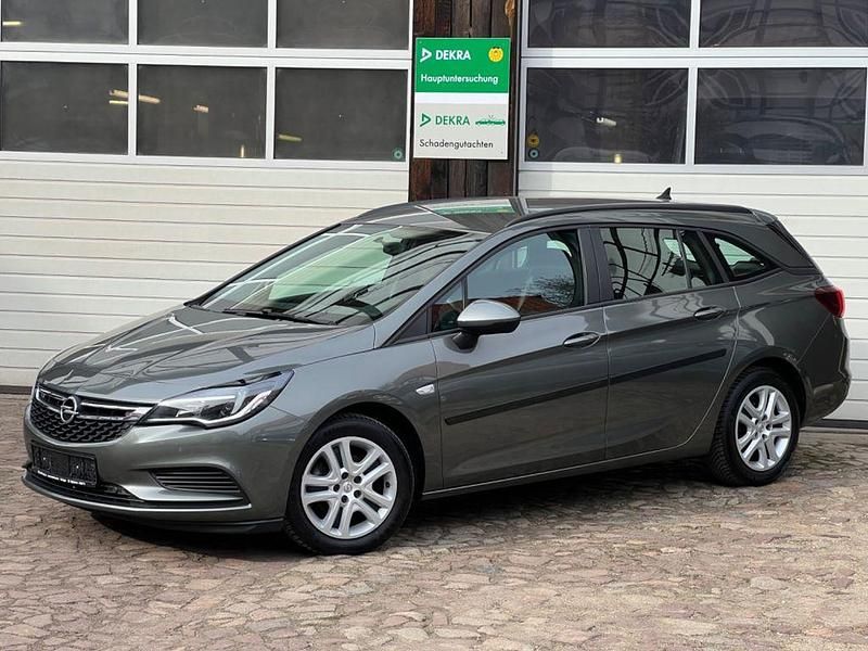 Grau Gebraucht 2018 Opel Astra Edition Kombi | 10.500 € (Etwas zu teuer) - Bild 1/4