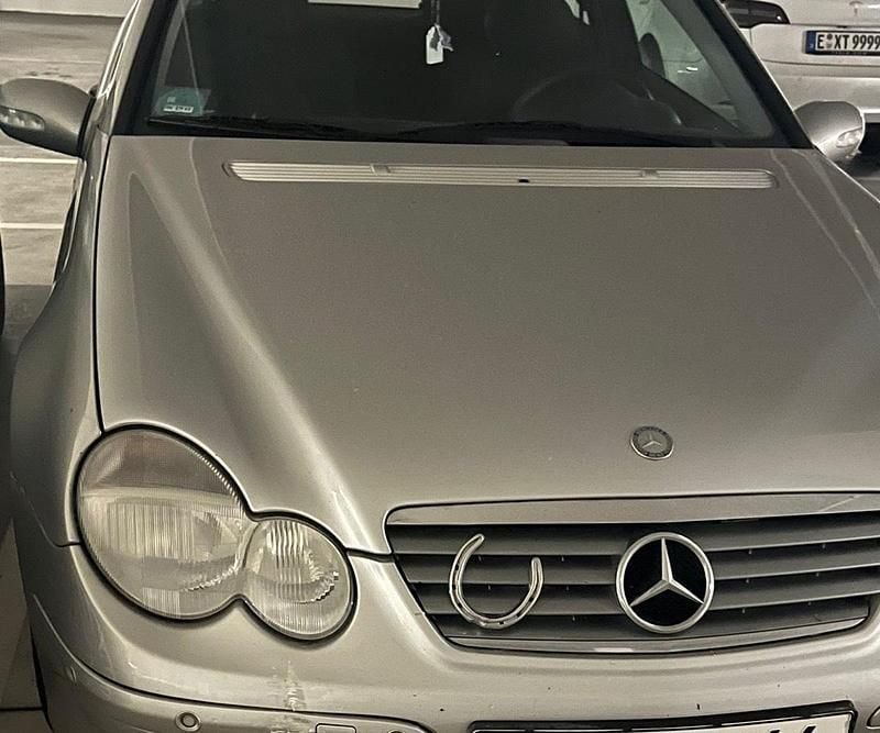 Silber Gebraucht 2001 Mercedes C230 Coupé | 4.500 € (Etwas zu teuer) - Bild 1/4