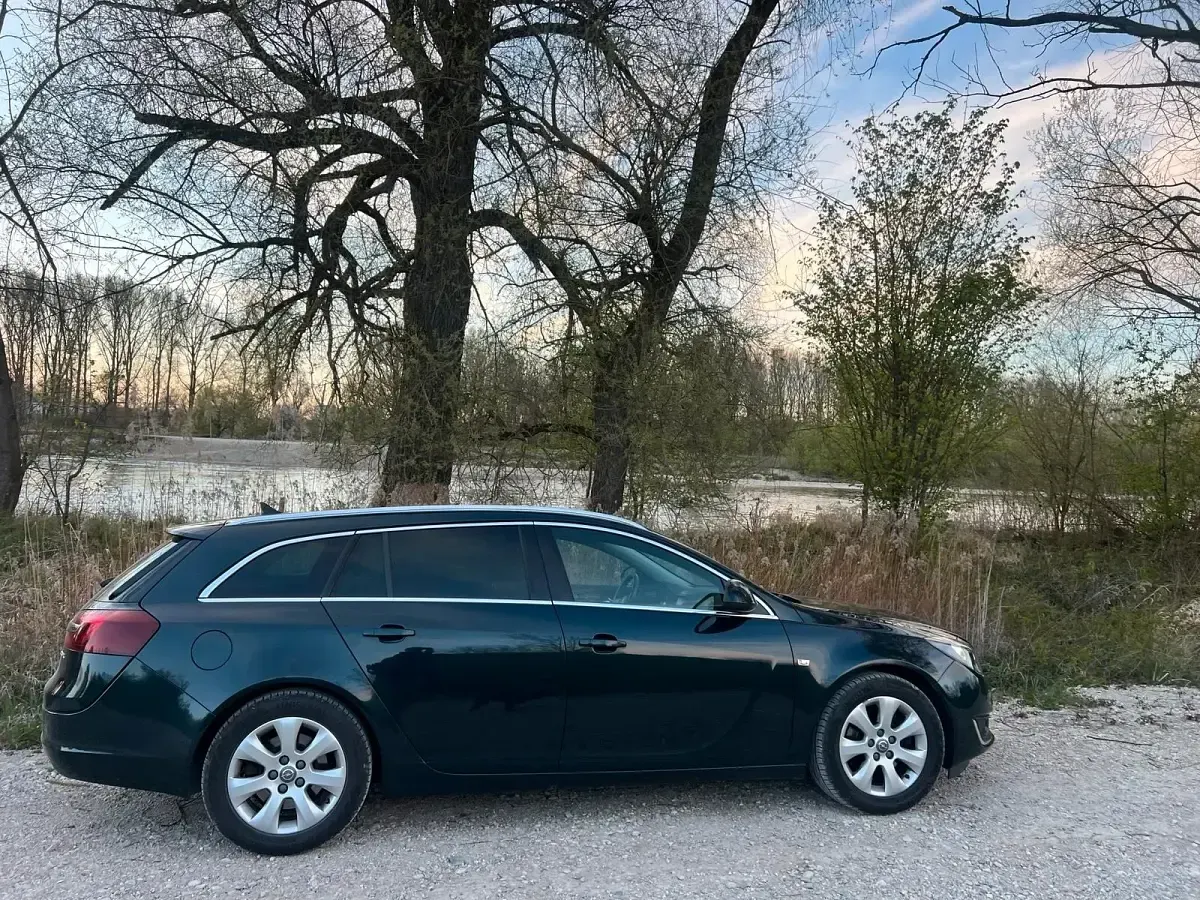Gebraucht Opel Insignia 170 PS (125 kW) 2013 Grün Kombi