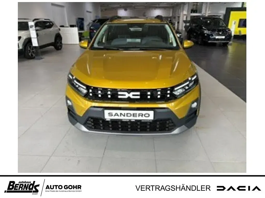 Neu Dacia Sandero Expression 110 PS (80 kW) 2026 Gelb Limousine