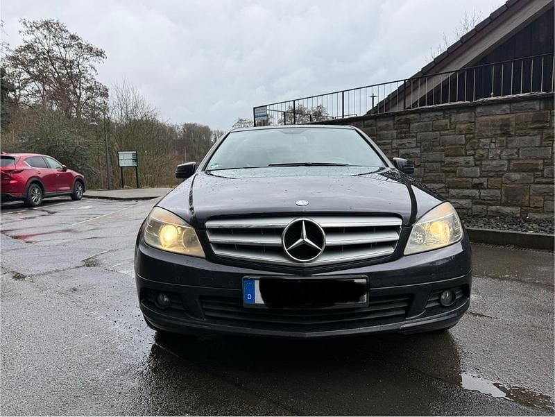 Gebraucht Mercedes C180 156 PS (114 kW) 2010 Schwarz Limousine