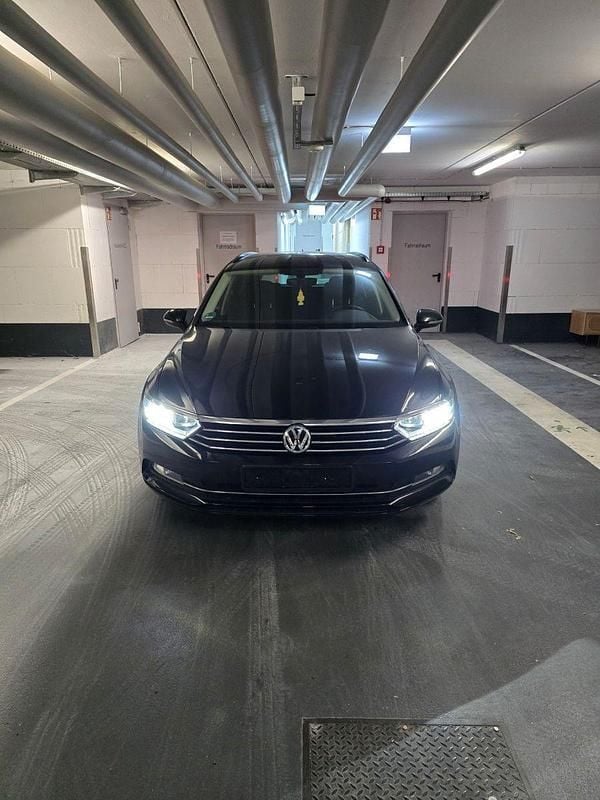 Gebraucht VW Passat 150 PS (110 kW) 2018 Schwarz Kombi