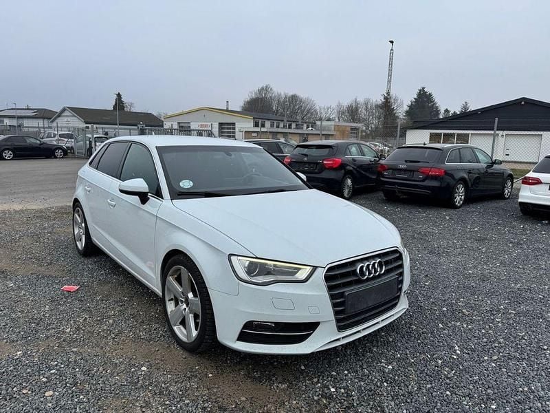 Gebraucht Audi A3 Ambition 150 PS (110 kW) 2015 Weiß Limousine