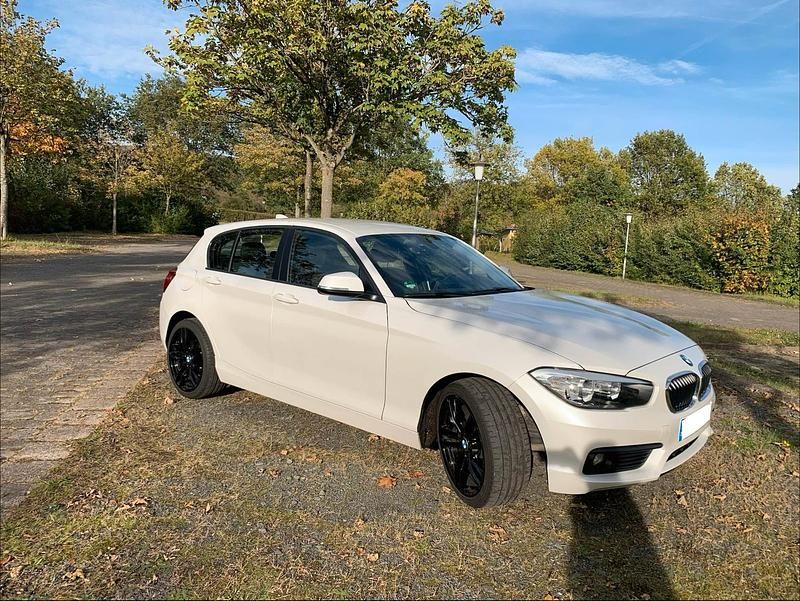 Gebraucht BMW 116 Advantage 116 PS (85 kW) 2016 Weiß Kleinwagen