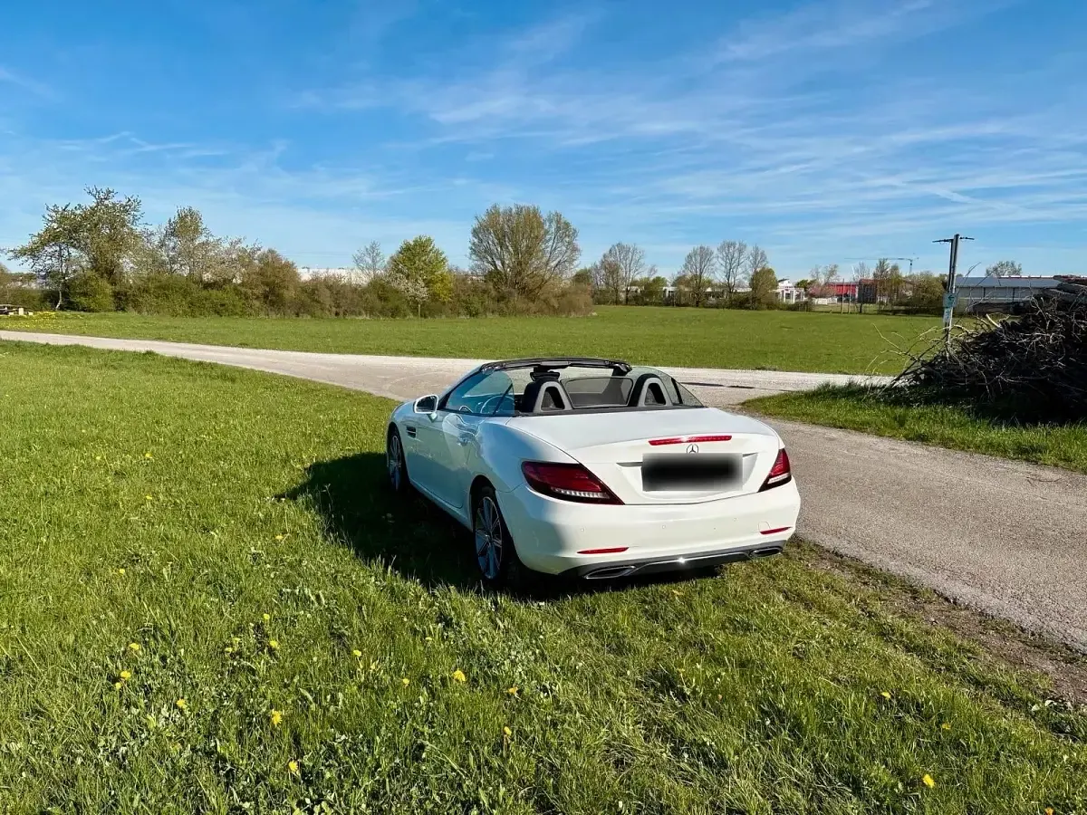 Gebraucht Mercedes SLC180 156 PS (114 kW) 2016 Weiß Cabrio