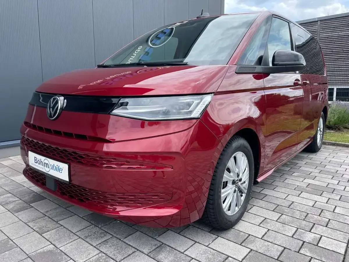 Gebraucht VW Multivan 150 PS (110 kW) 2024 Rot Van / Kleinbus