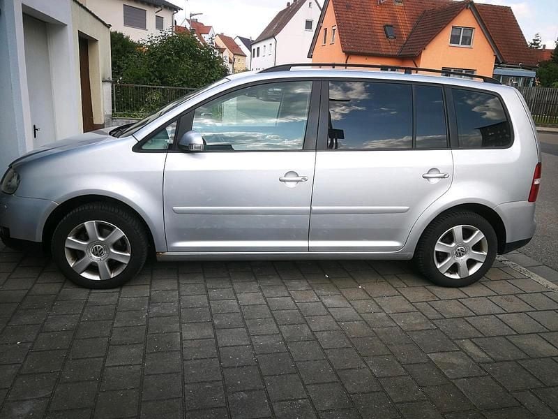 Gebraucht VW Touran 140 PS (102 kW) 2006 Silber Van / Kleinbus