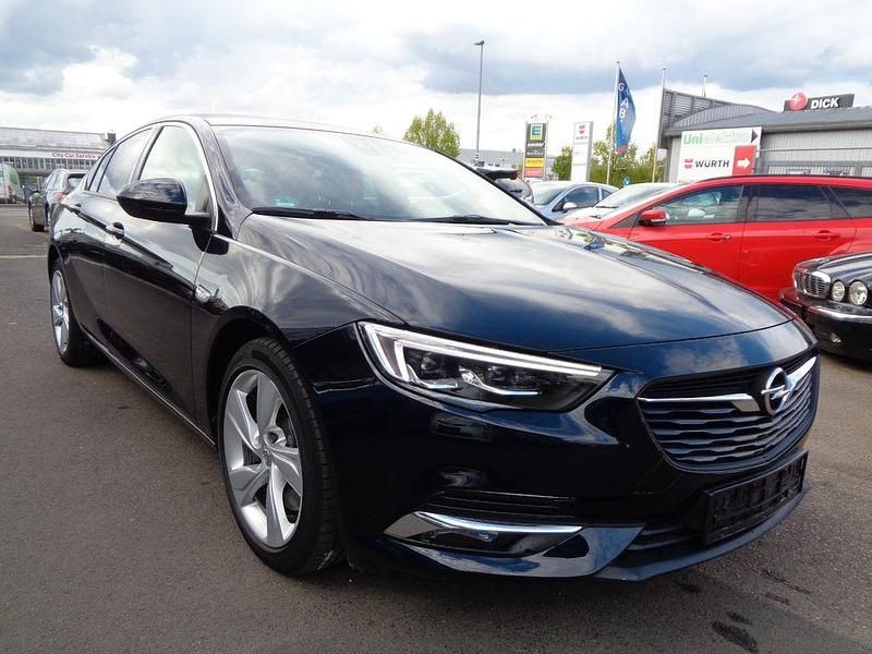 Second-hand Opel Insignia Dynamic 260 CP (191 kW) 2017 Albastru Berlinǎ