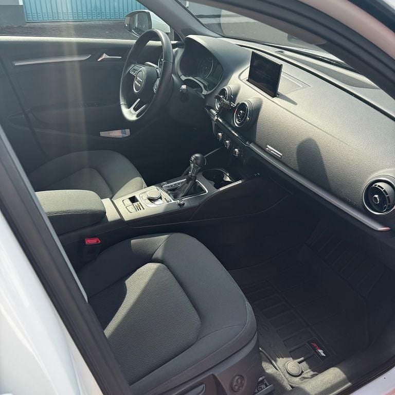 Gebraucht Audi A3 150 PS (110 kW) 2019 Weiß Limousine