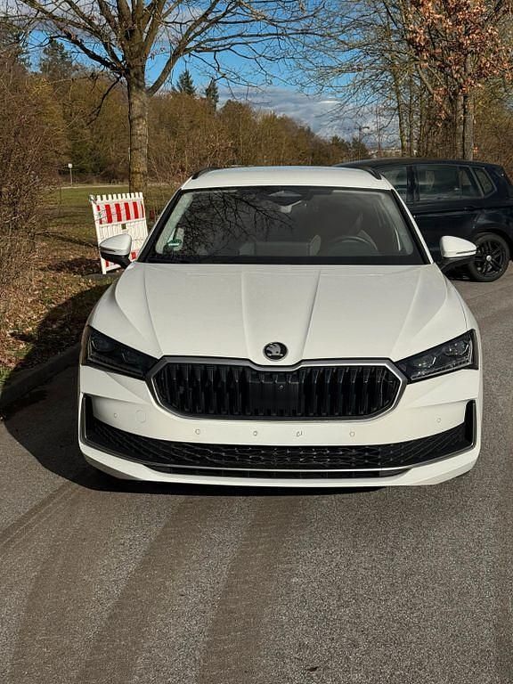 Gebraucht Skoda Superb Selection 150 PS (110 kW) 2024 Weiß Kombi