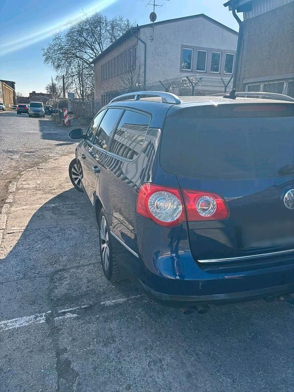 Gebraucht VW Passat 170 PS (125 kW) 2010 Blau Kombi