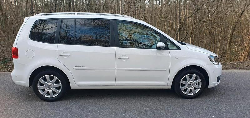 Gebraucht VW Touran 105 PS (77 kW) 2014 Weiß Van / Kleinbus