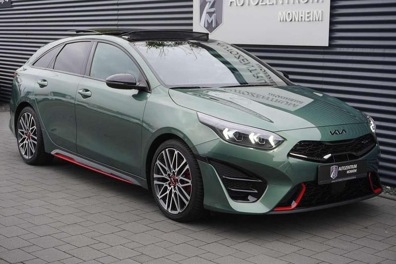 Gebraucht Kia ProCeed GT 204 PS (150 kW) 2023 Grün (experience green metallic) Kombi
