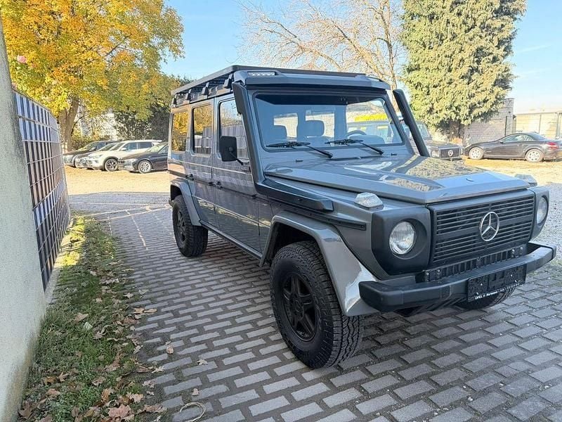 Grau Gebraucht 1992 Mercedes G290 SUV | 29.990 € - Bild 1/4