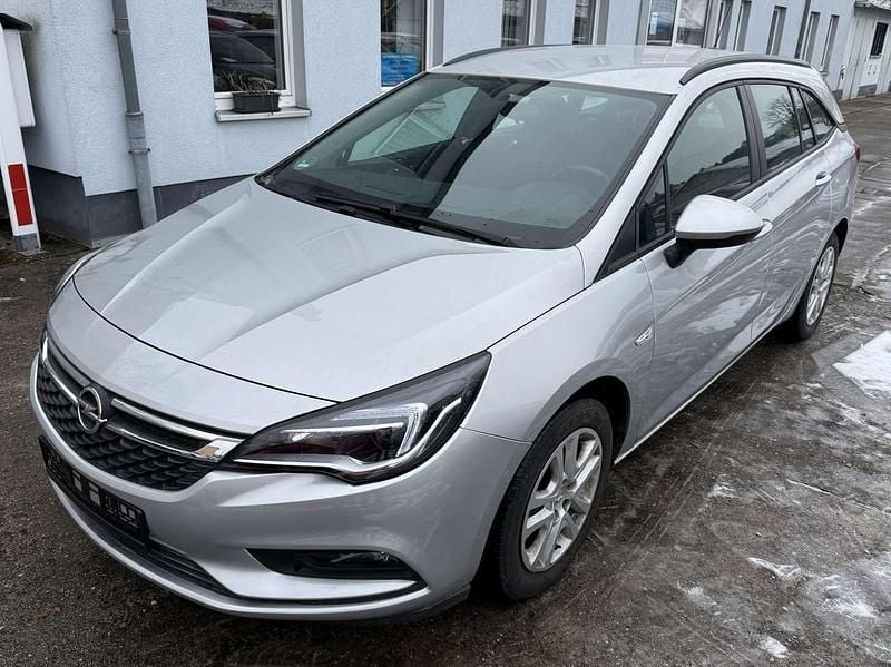 Gebraucht Opel Astra Edition 101 PS (74 kW) 2017 Reflexsilber Kombi