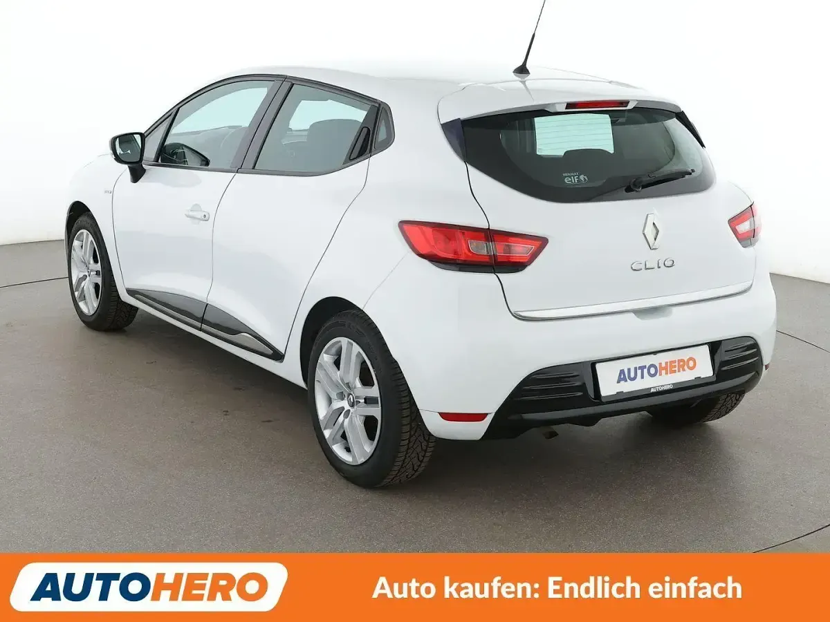 Gebraucht Renault Clio LIMITED 73 PS (53 kW) 2016 Weiß Kleinwagen